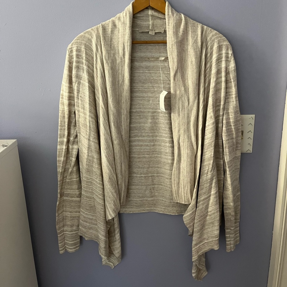 🦋NWT Loft cardigan🦋